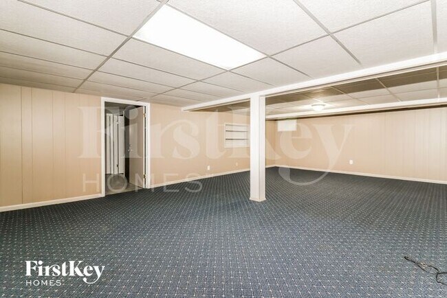 Photo - 665 Pimlico Dr