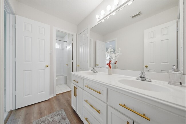 Photo - 1413 Whispering Pines Dr