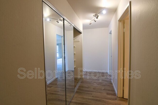 Photo - 765 Rand Ave