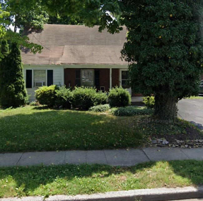 Building Photo - 621 Greenbrook Rd Rental