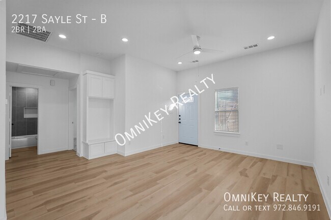 Photo - 2217 Sayle St Unidad B