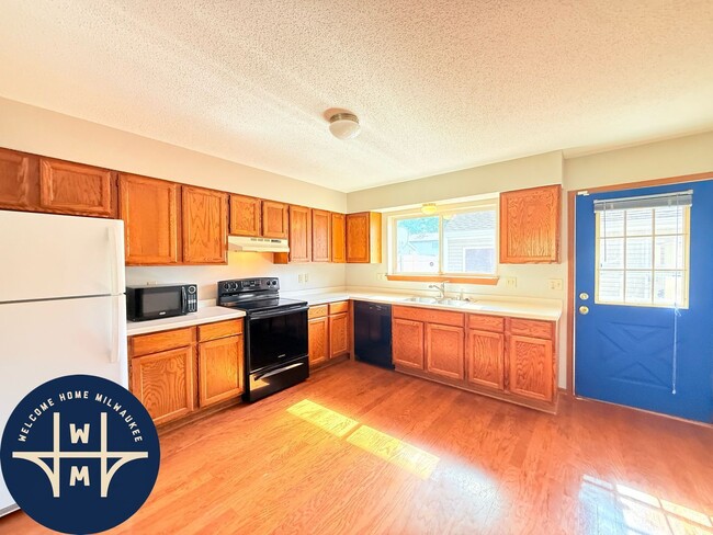 Photo - W163N11528 Windsor Ct Unidad A