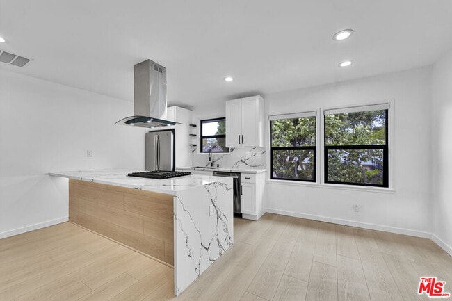 Photo - 926 N Spaulding Ave Unidad 5