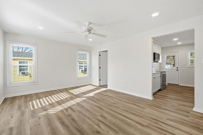 Photo - 242 College Dr