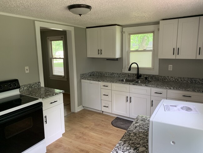 Photo - 1236 Oliver St