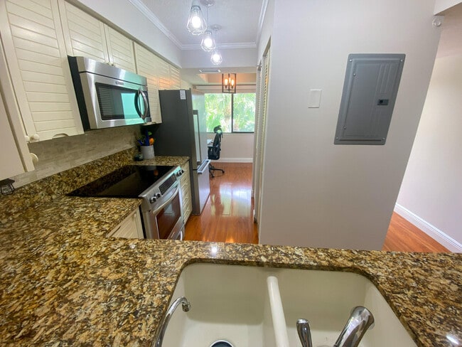 Photo - 5884 Morningstar Cir Unit 306