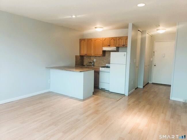Photo - 140 Grove St Unit 5K
