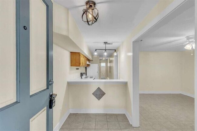 Photo - 209 E Duffy St