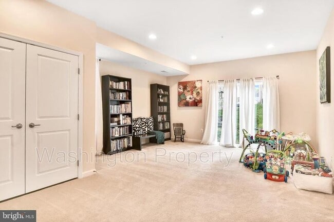 Photo - 7905 Trailview Xing