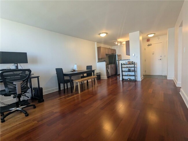 Photo - 600 E 8th St Unit 12N