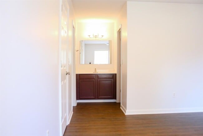 515 Basswood Ave