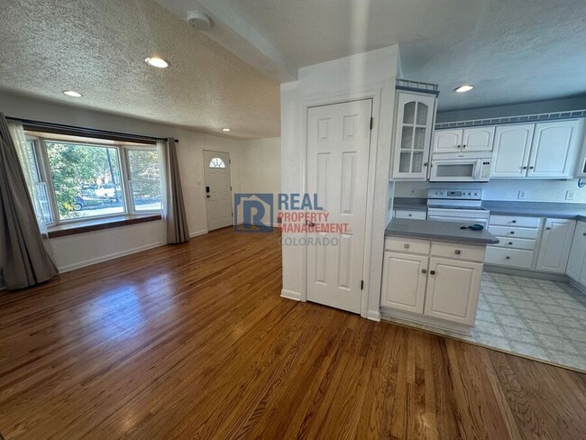 Photo - 796 Kenton St