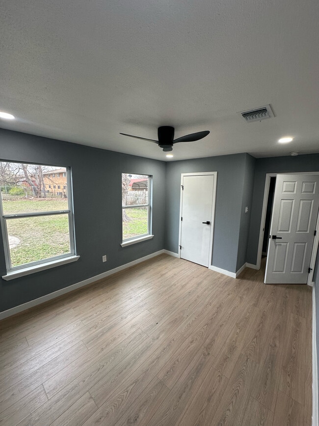 Photo - 430 Sussex Ave