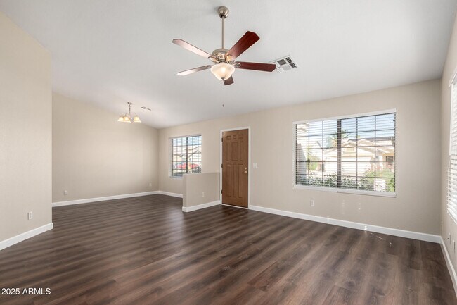 Photo - 501 W Mesquite St