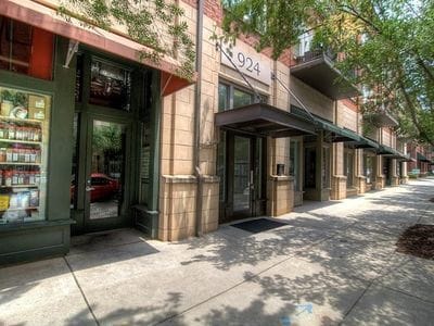 Building entrance - 924 Garrett St Unit 301
