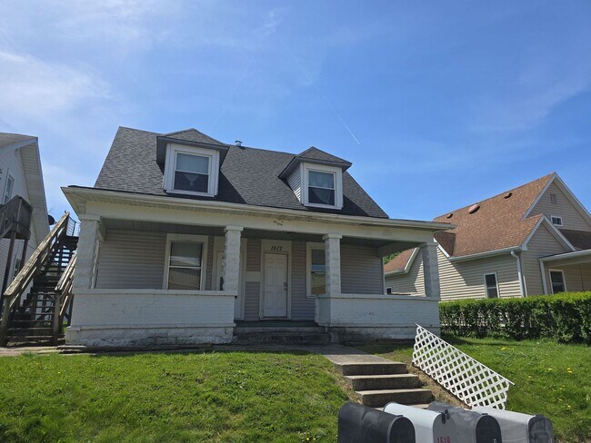 Building Photo - Near Local Parks! Unit 1517 1/2 Rental