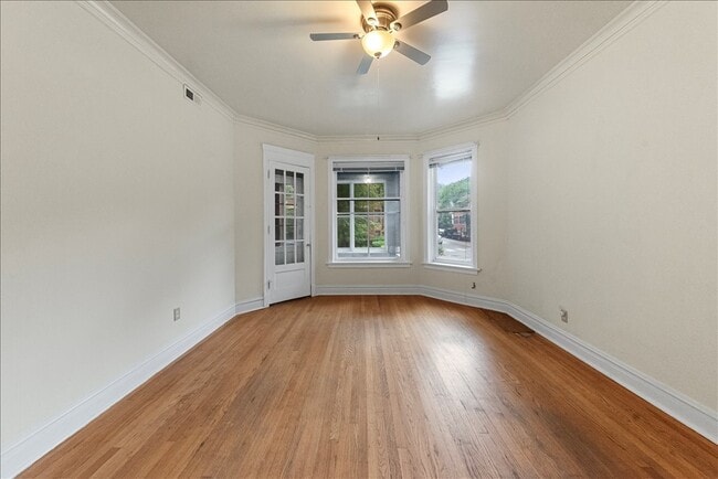 Photo - 1353 W Catalpa Ave
