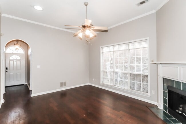 Photo - 622 W Ashley Glen Cir