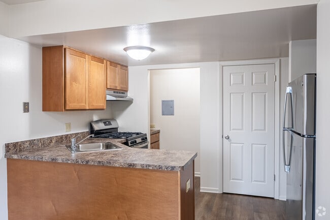 1BR, 1BA - 800SF - Kitchen