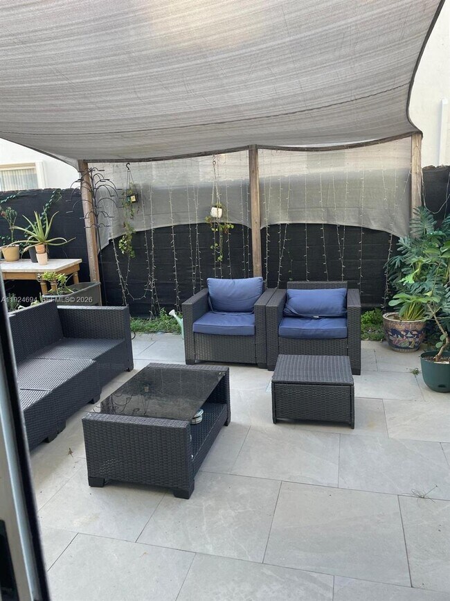 Photo - 968 NE 42nd Ave