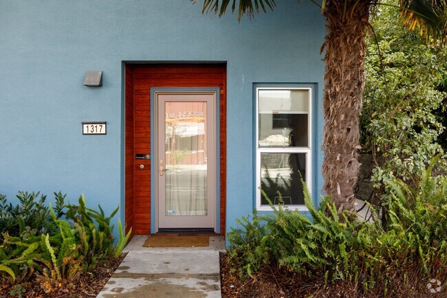 Building Photo - Beautiful Emeryville Townhouse!