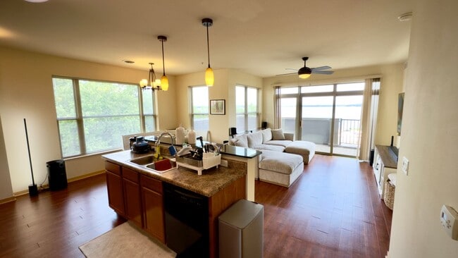 Photo - 451 W Wilson St Unidad 410