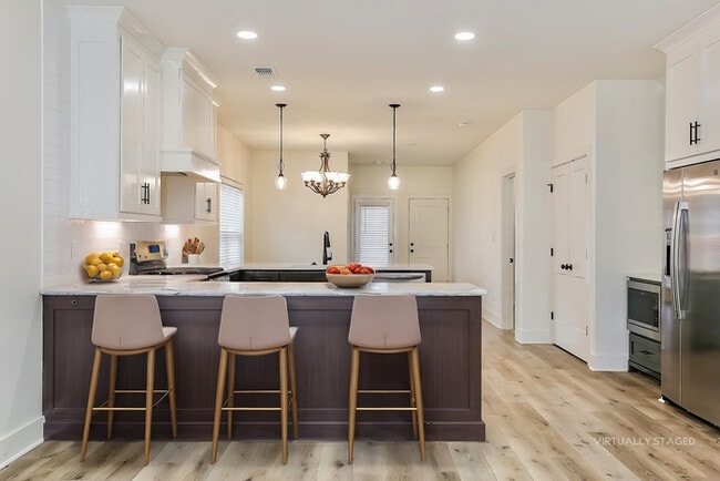 Photo - 16305 Taylor Loop Rd