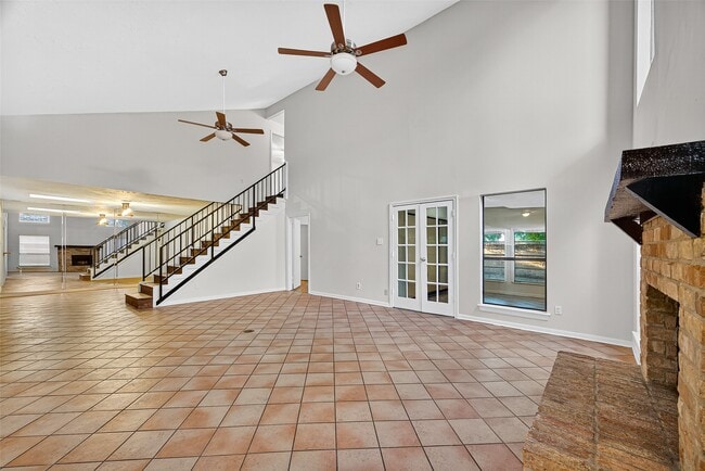 Photo - 812 Fleetwood Pl Dr