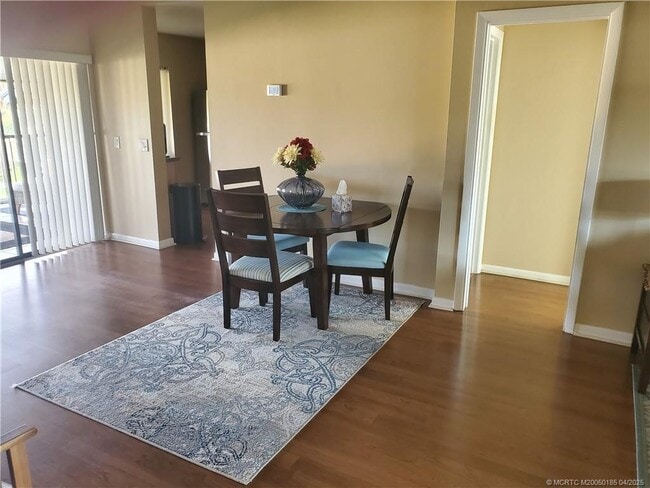 Photo - 1411 NE 14th Ct Unit 13