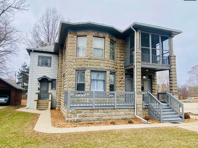 320 N Sherman Ave