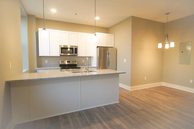 Building Photo - 34 US Oval Unit 102