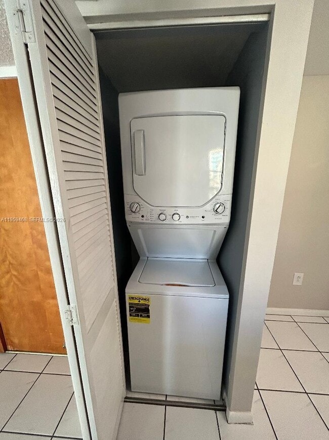 Photo - 11780 SW 18th St Unidad 202-2