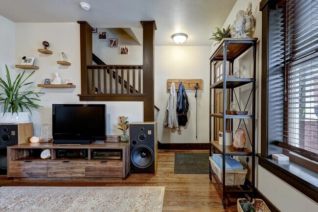 Photo - 658 S 26th Ave