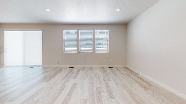 Photo - Fabulous 5-Bedroom Corner House with Large Yard