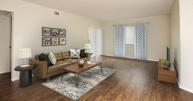 Pavilions at Deer Chase Apartments