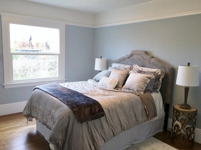 Photo - 842 Edinburgh St