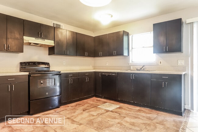 Photo - 124 Cambridge Dr