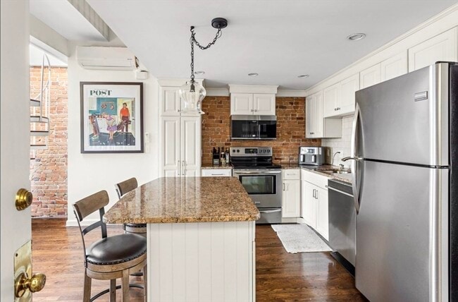 Photo - 53 M St Unit 4