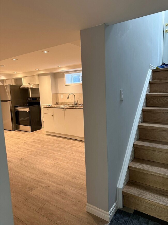 Photo - 25 Broadleaf Pl Unité Basement Apartment