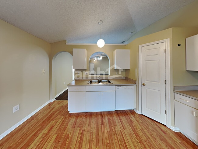 Photo - 2724 Maderia Cir