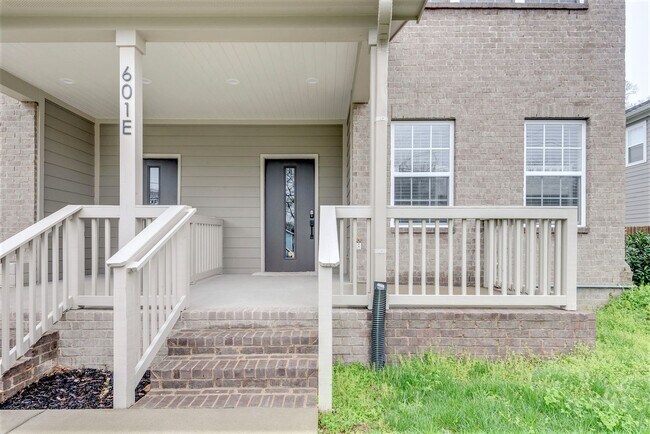Photo - 601 Ries Ave