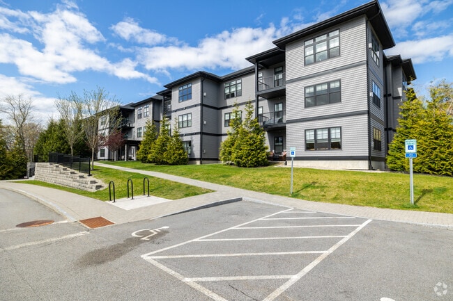 2075 Lafayette Rd Portsmouth, NH - WESTERLY PORTSMOUTH Apartments