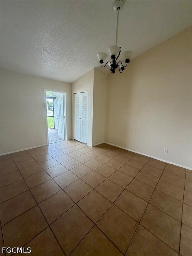 903 SE 13th Terrace