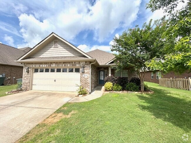 Building Photo - Spacious 4 bedroom, 3 bathroom single fami... Rental