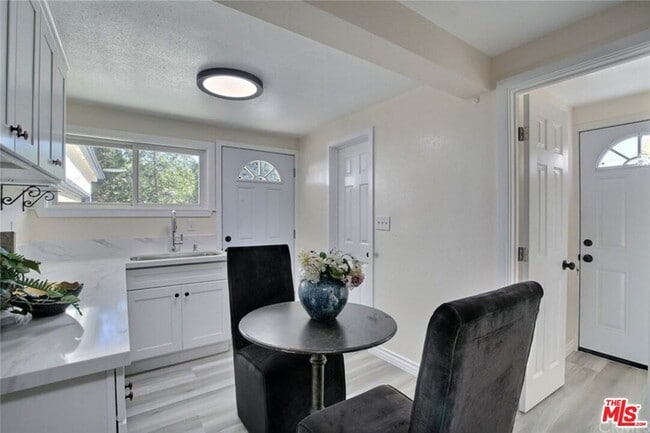 4014 Verdugo View Dr