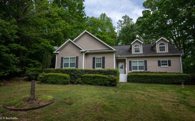 Building Photo - Move-In Ready 3BR / 2BA Home in Efland — Modern Comfort Awaits