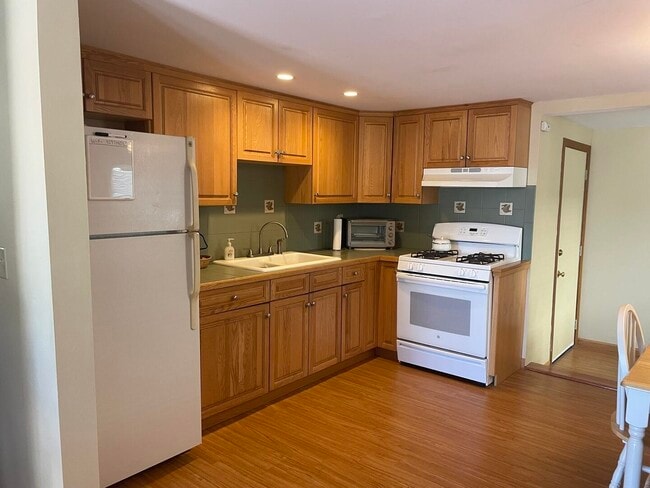 Photo - 289 Portsmouth Ave