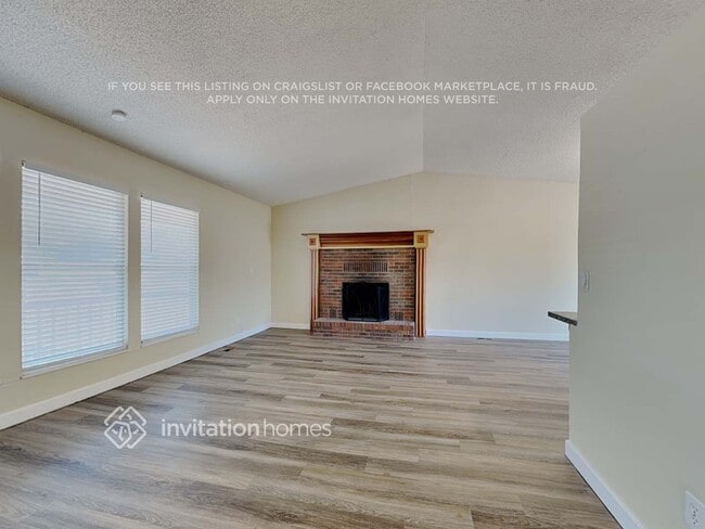 Photo - 1290 Hans Brinker Ln