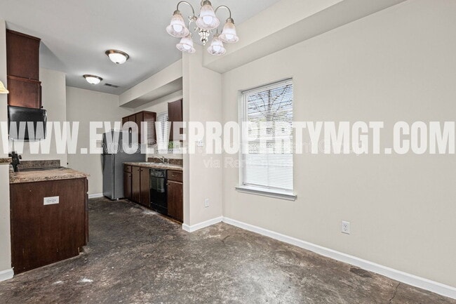 Photo - 3586 Brister St