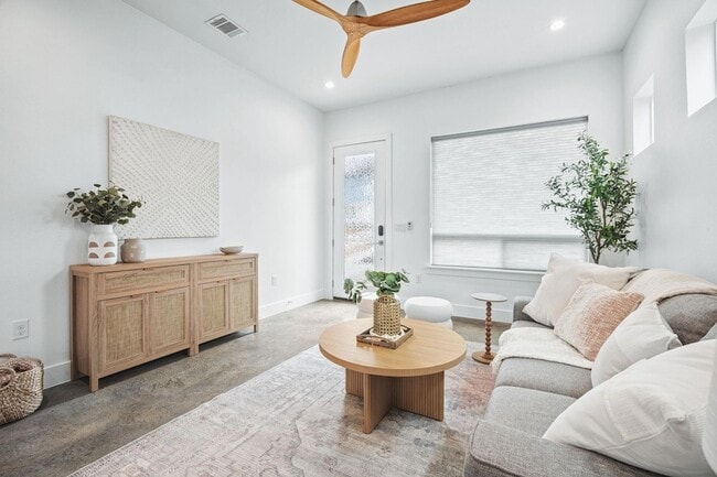 Photo - 1218 Eleanor St